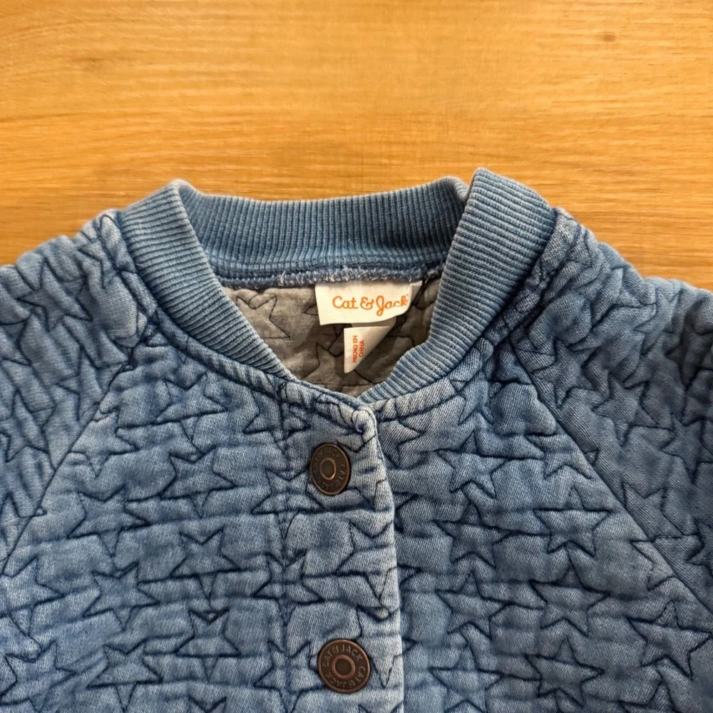 Cat & Jack Kids Blue Quilted Star Bomber Jacket XS 4/5 Denim Look Button Front